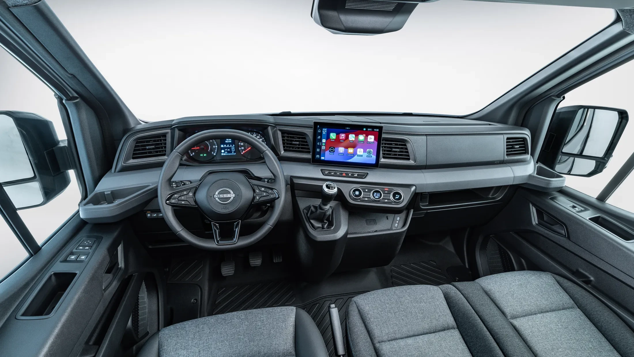 Nissan Interstar E dashboard 