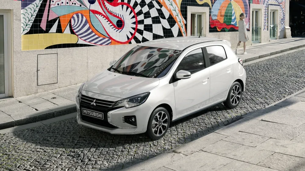 Mitsubishi Space Star Diamond White