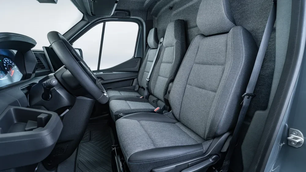 Nissan Interstar E interieur